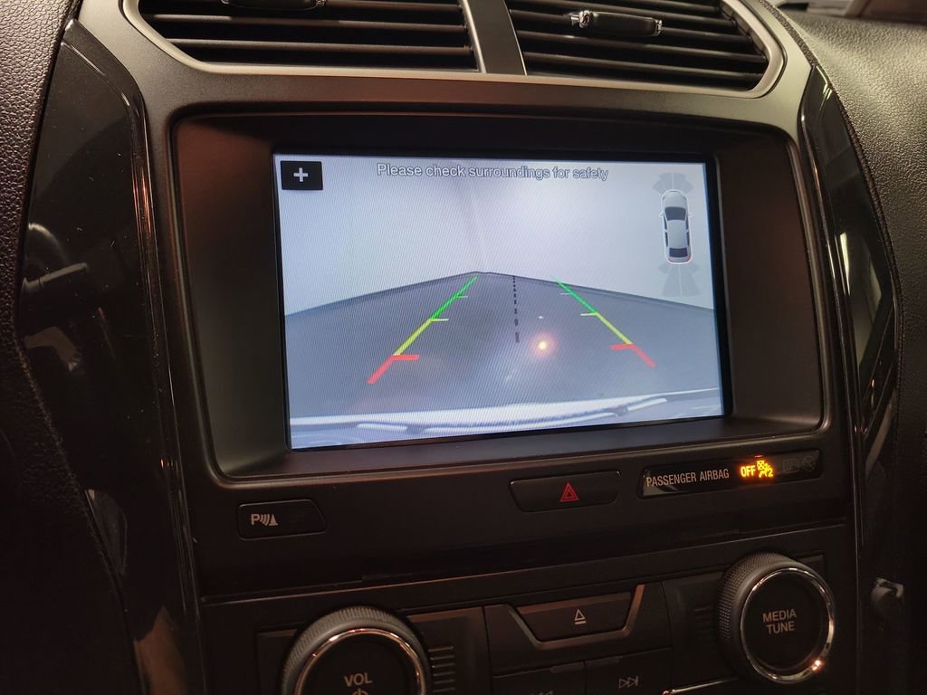 Used 2017 Ford Explorer XLT w/ Equipment Group 202A image 18