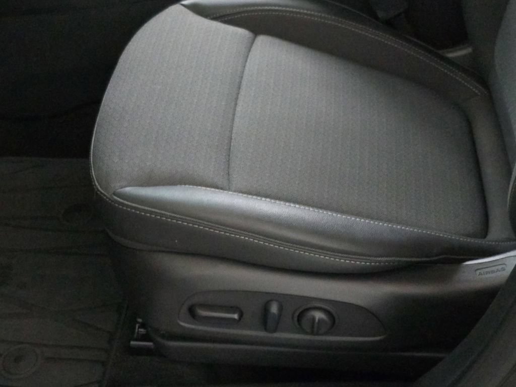 Used 2023 Buick Encore GX Preferred w/ Cold Weather Comfort Package AWD/4WD image 29