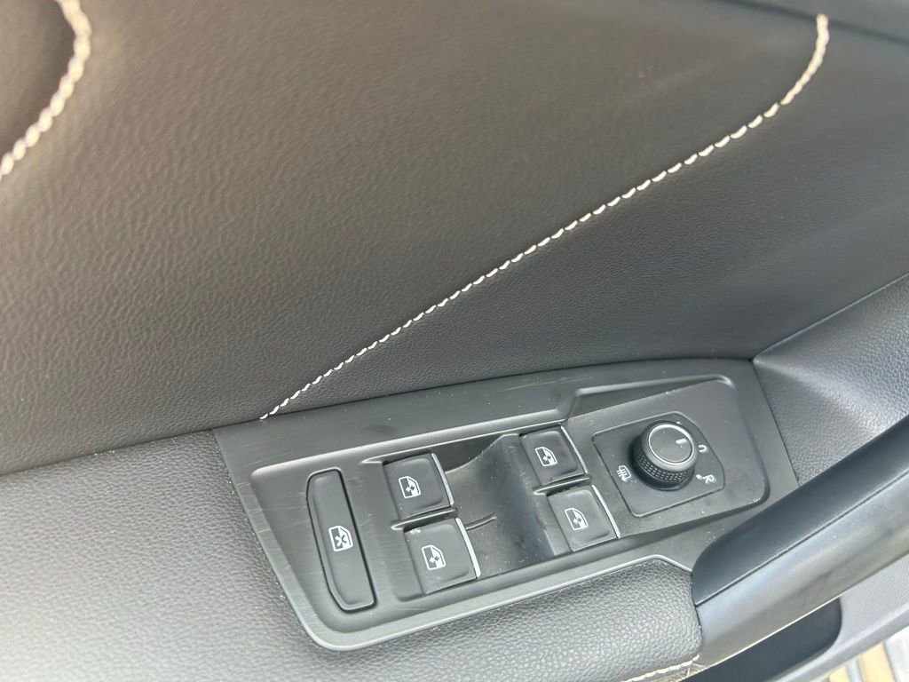 Used 2022 Volkswagen Tiguan SE FWD image 50