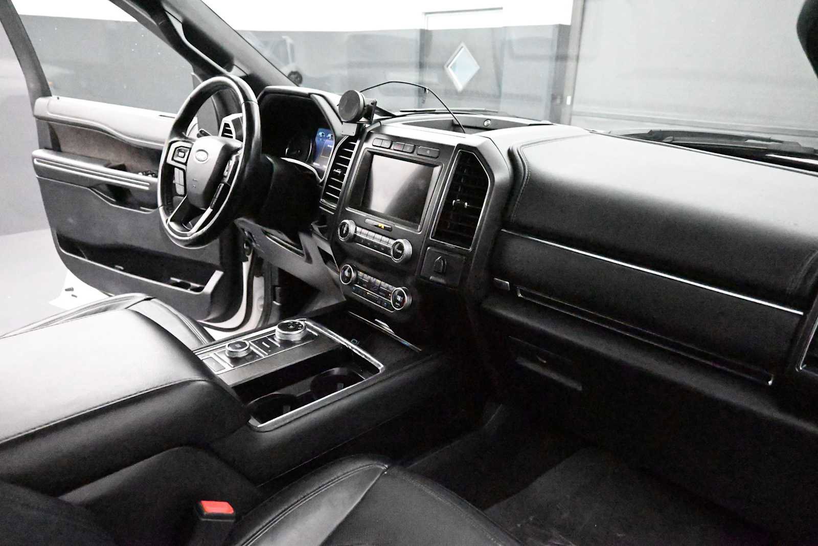 Used 2019 Ford Expedition Max Limited w/ Equipment Group 301A AWD/4WD image 30