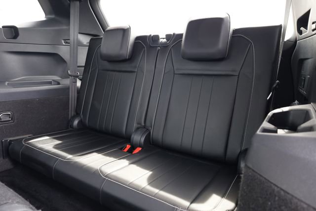 Used 2022 Volkswagen Tiguan SE R-Line FWD image 27