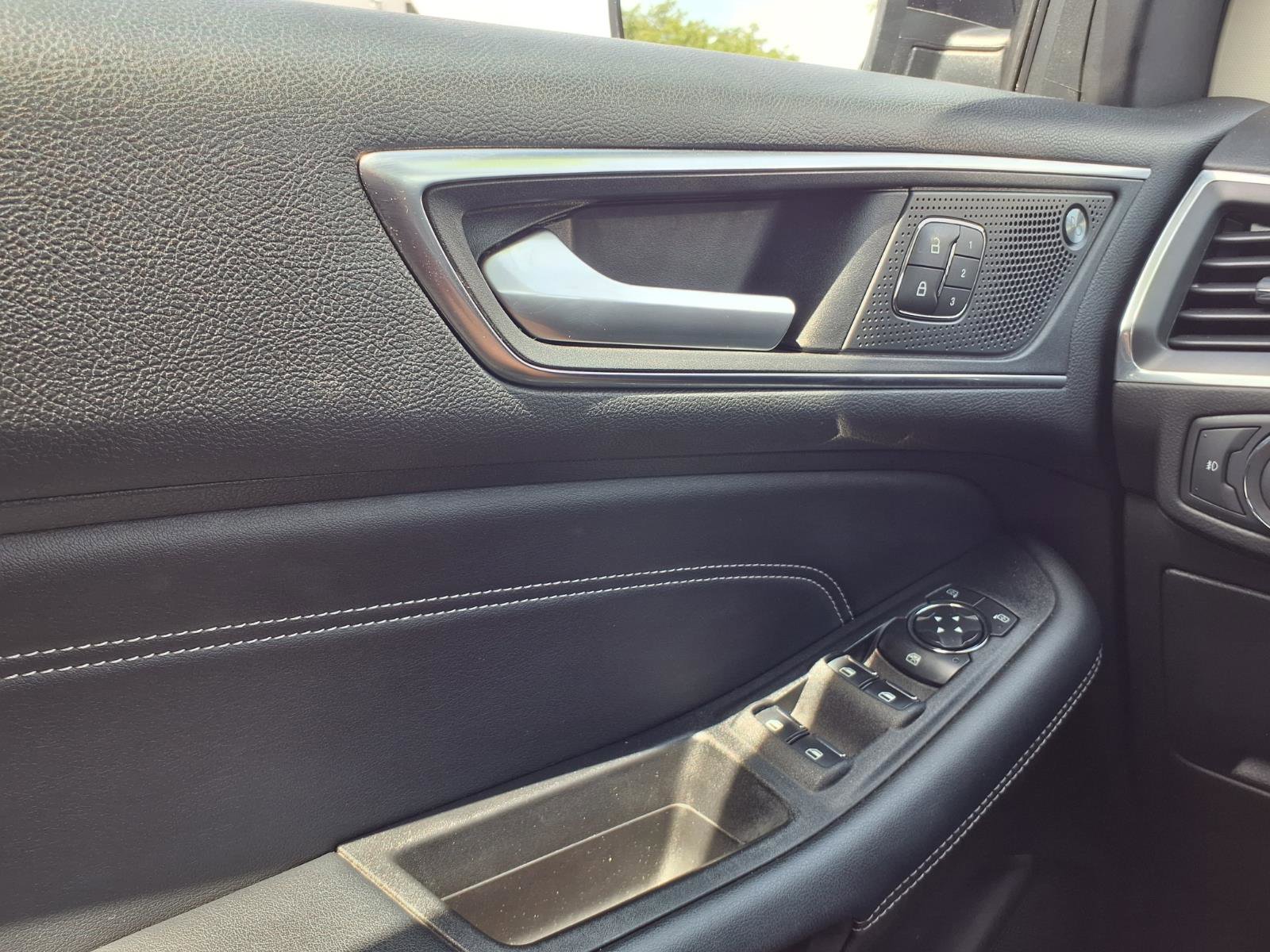 Used 2021 Ford Edge Titanium AWD/4WD image 20