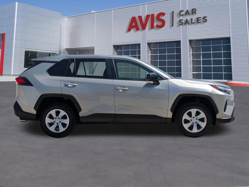 Used 2024 Toyota RAV4 LE FWD image 5