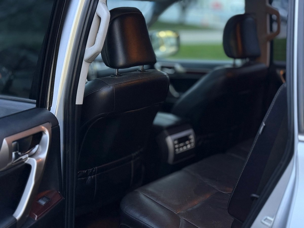 Used 2018 Lexus GX 460 Premium w/ Premium Package AWD/4WD image 21