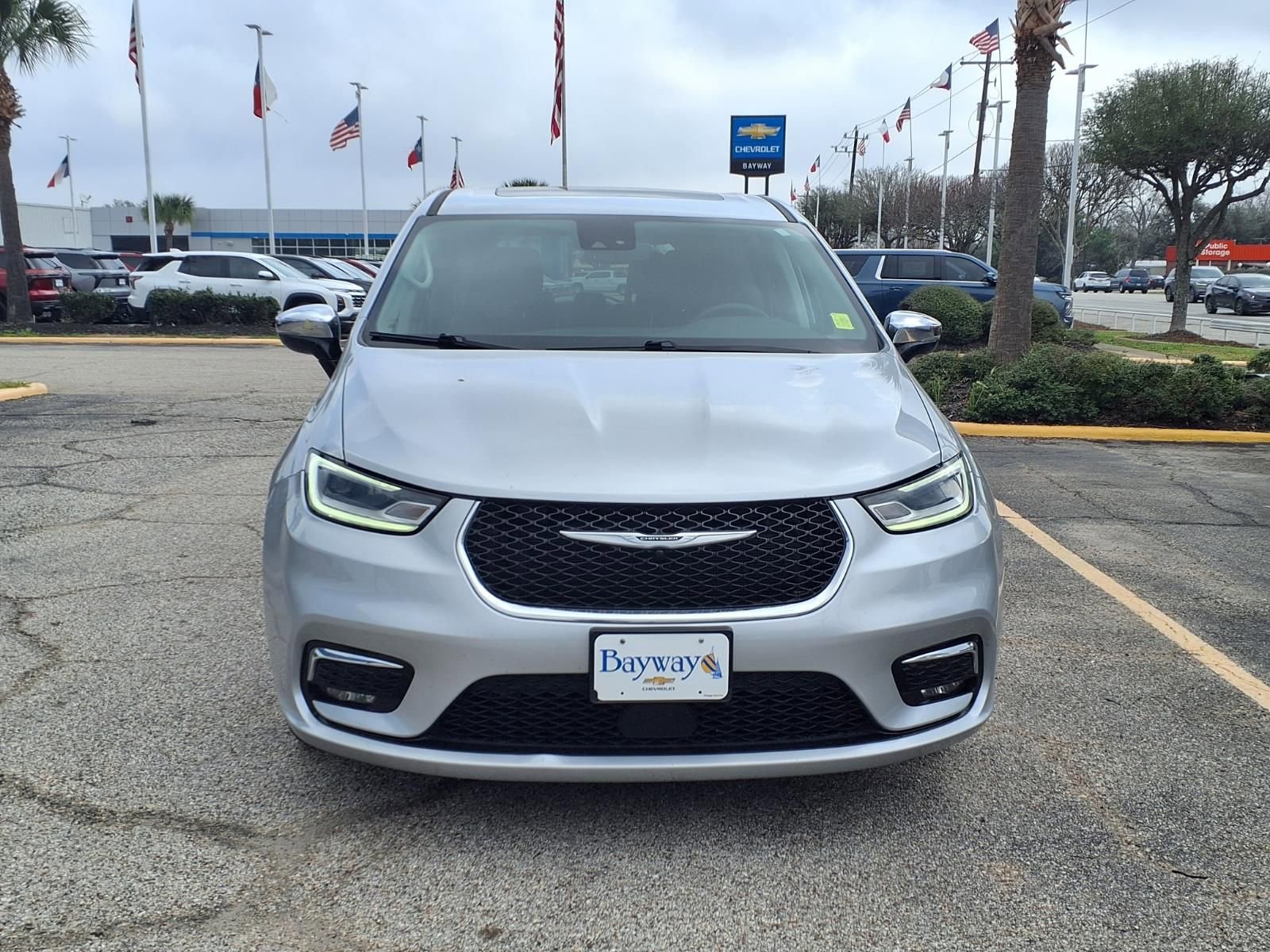 Used 2023 Chrysler Pacifica Limited image 19