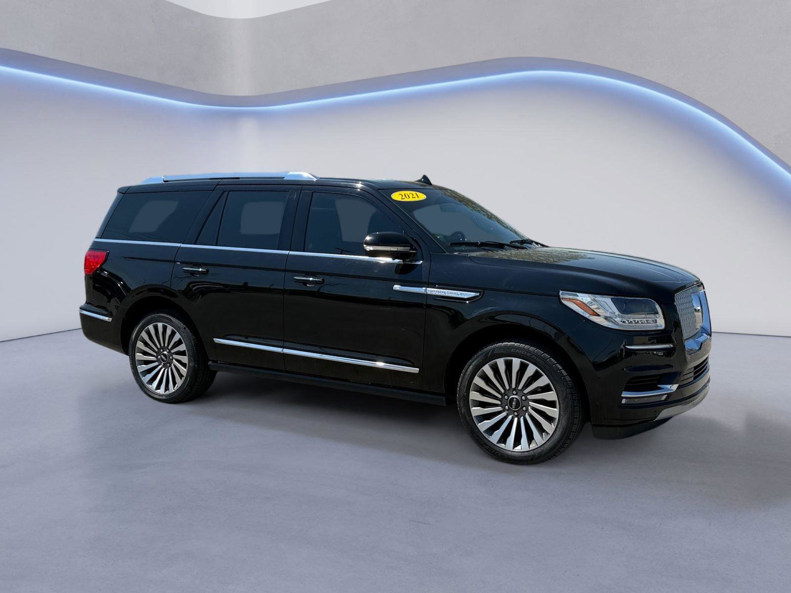 Used 2021 Lincoln Navigator Reserve w/ Luxury Package AWD/4WD image 1