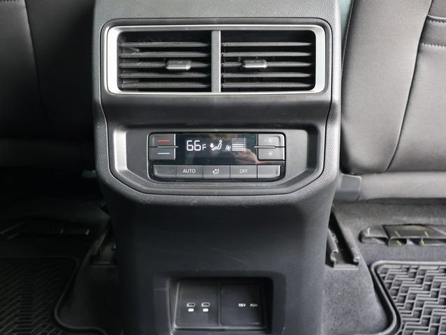 Used 2025 Volkswagen Atlas Peak Edition SE AWD/4WD image 9