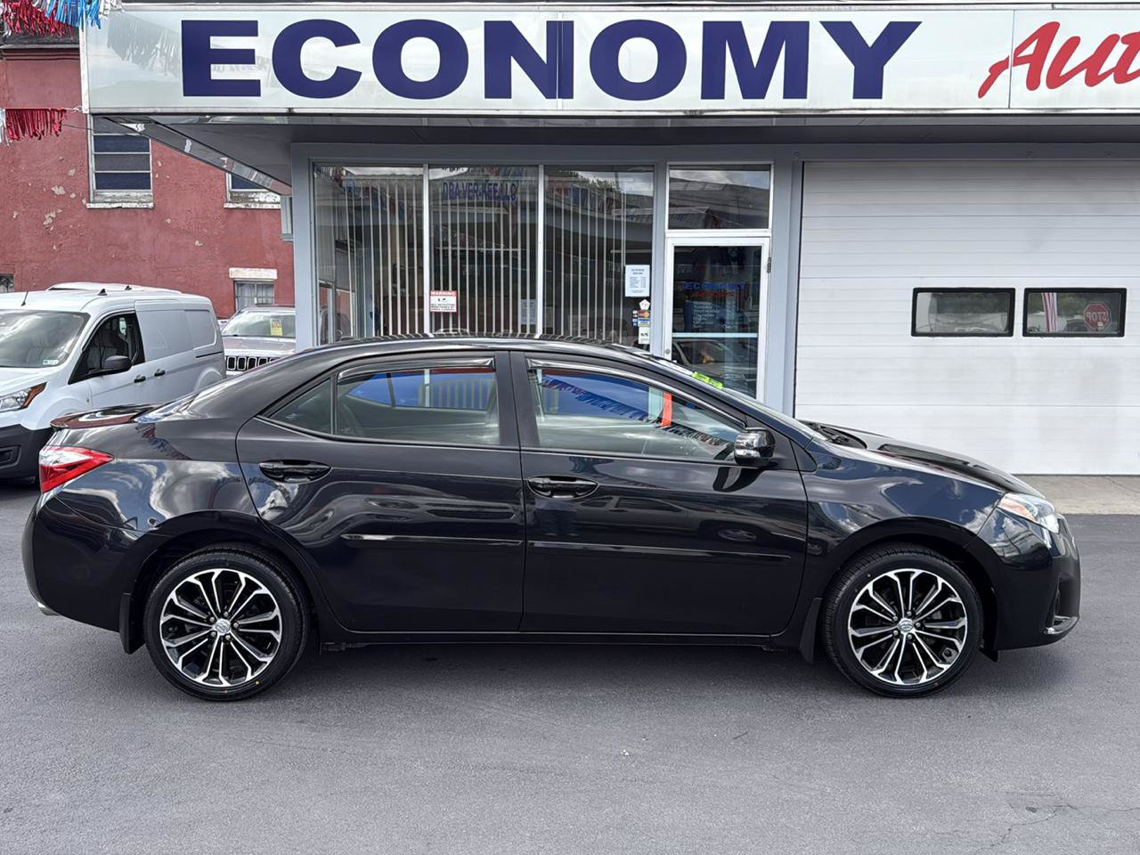 Used 2015 Toyota Corolla S Premium FWD image 2