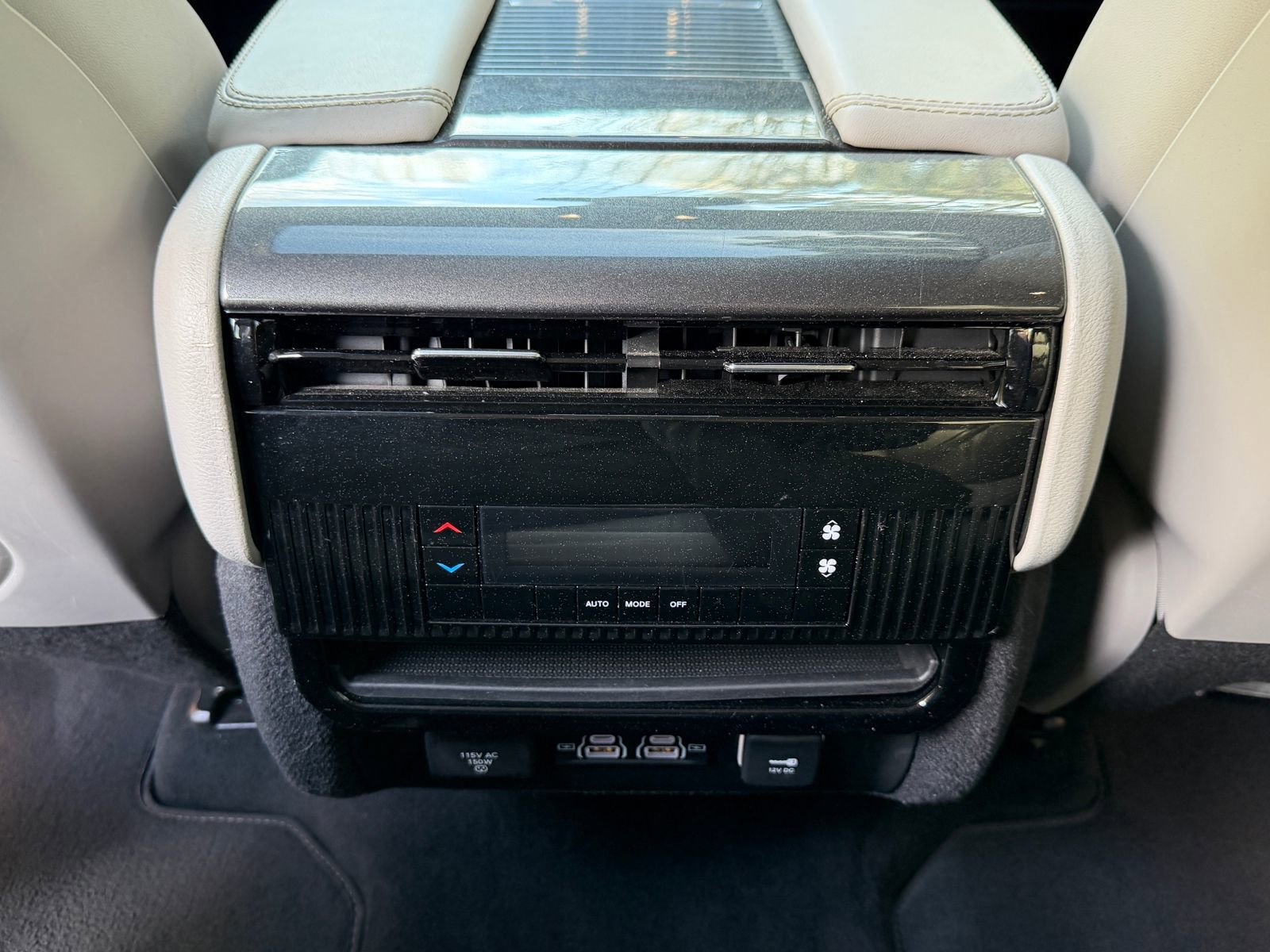 Used 2022 Jeep Wagoneer Series I w/ Premium Group I image 16