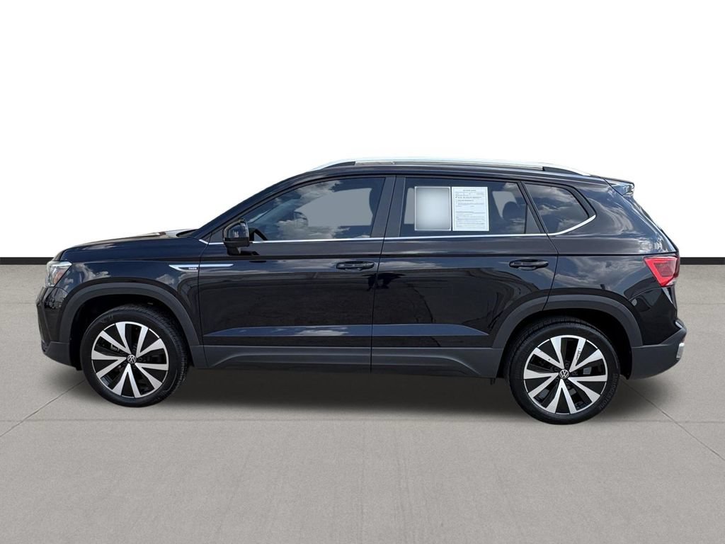 Used 2024 Volkswagen Taos SE FWD image 8