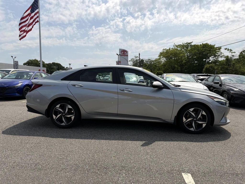 Certified 2023 Hyundai Elantra SEL w/ Convenience Package FWD image 7