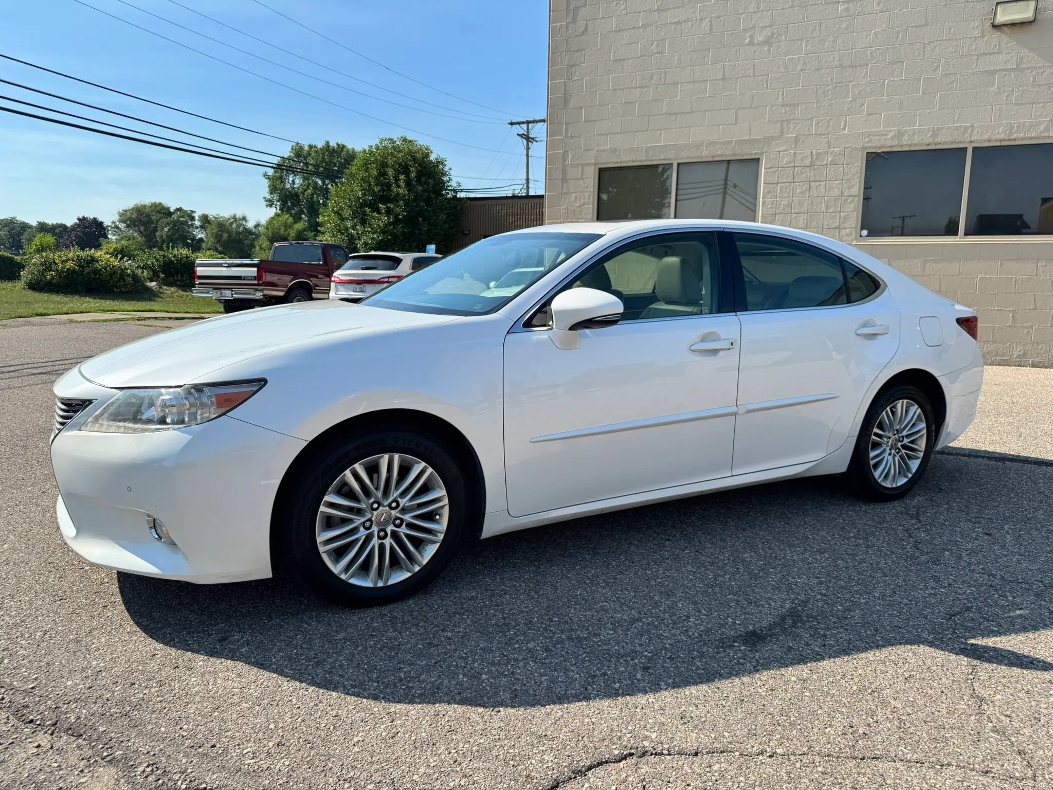 Used 2013 Lexus ES 350 w/ Luxury Pkg FWD image 4