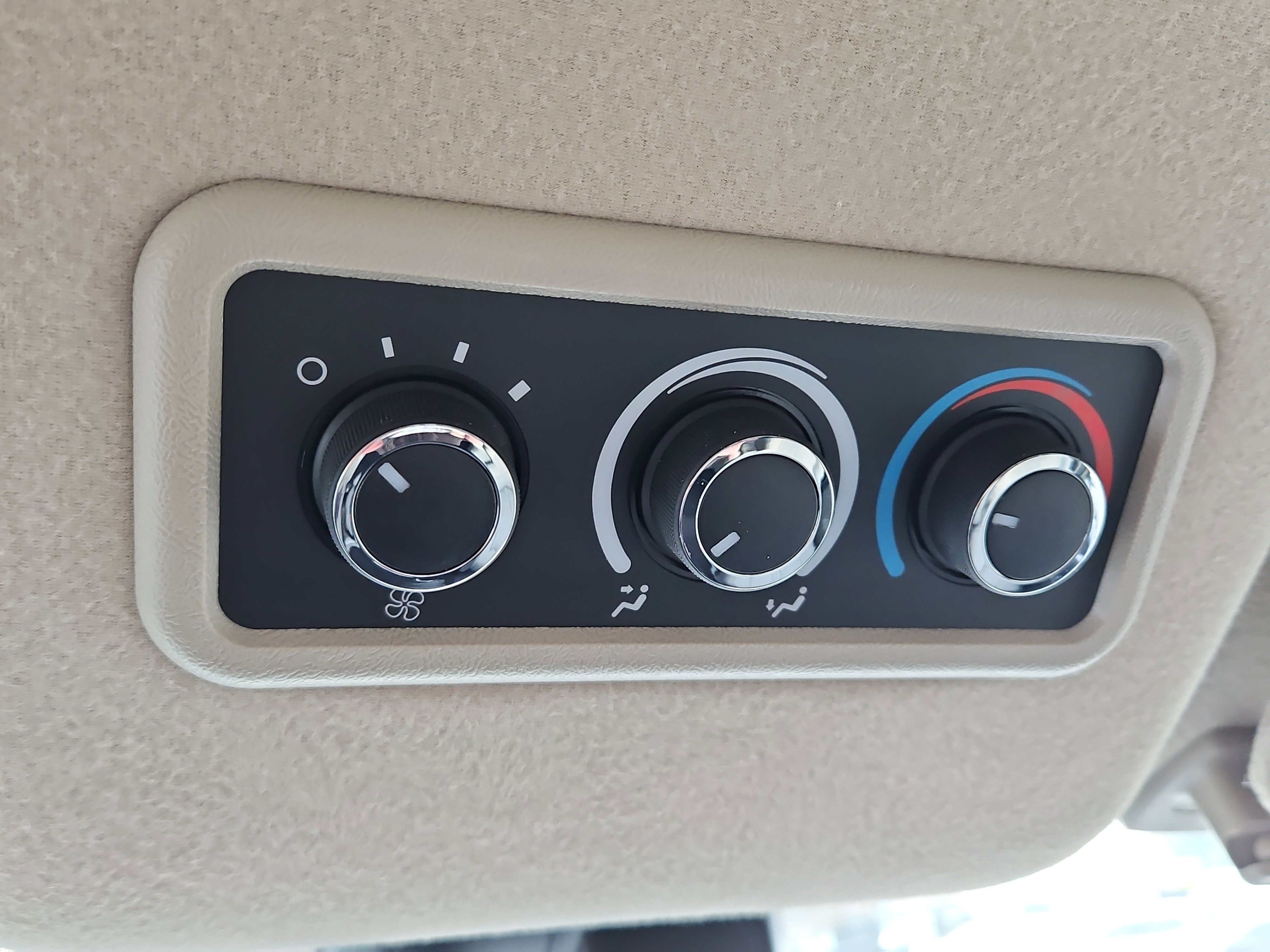 New 2025 Chevrolet Express 3500 LT w/ LT Preferred Equipment Group image 19