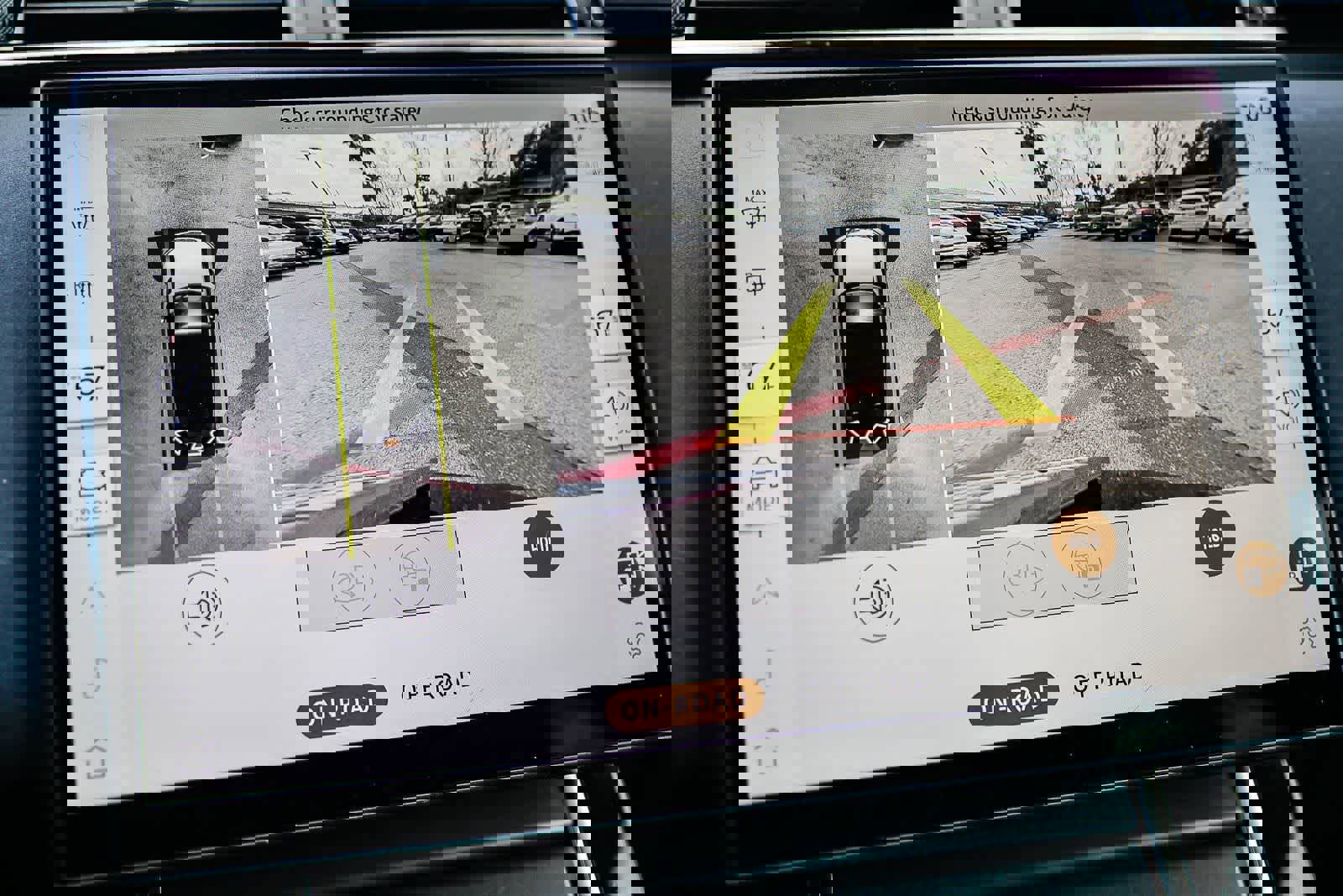 Used 2025 Land Rover Range Rover Velar Dynamic SE image 25