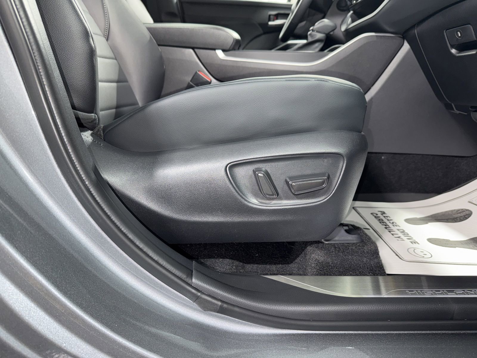 New 2026 Toyota Highlander XLE image 11