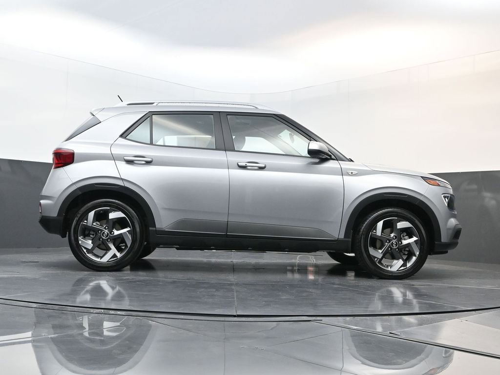 Certified 2025 Hyundai Venue SEL image 24