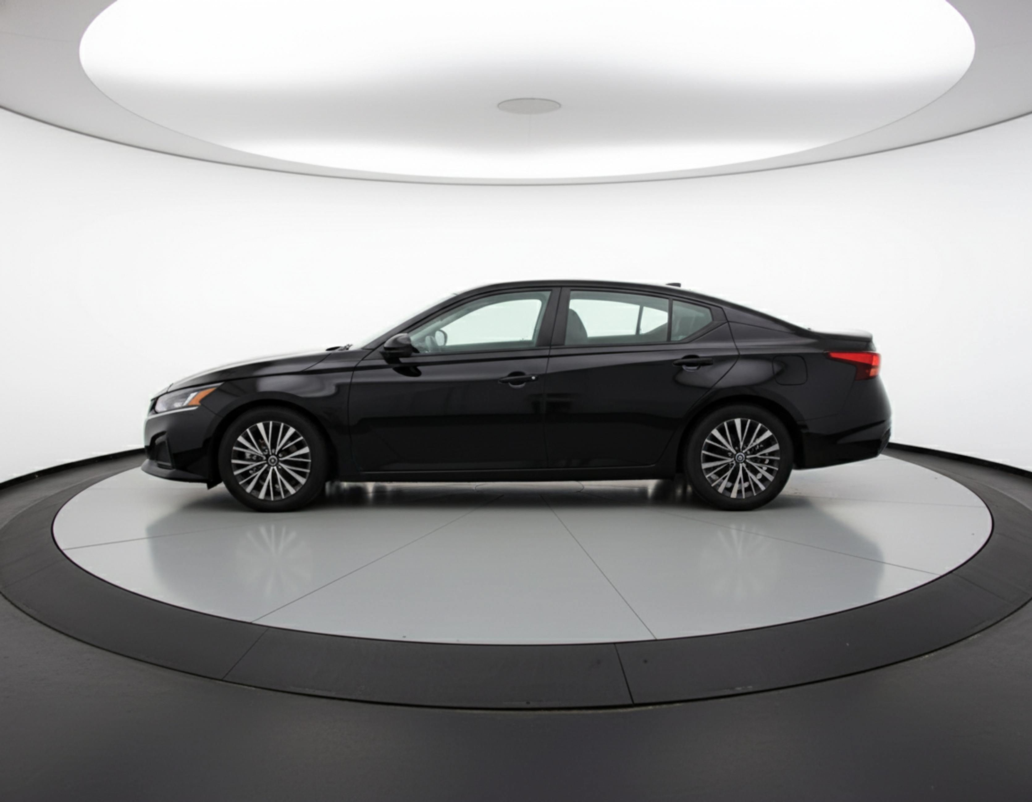 Used 2025 Nissan Altima 2.5 SV FWD image 5