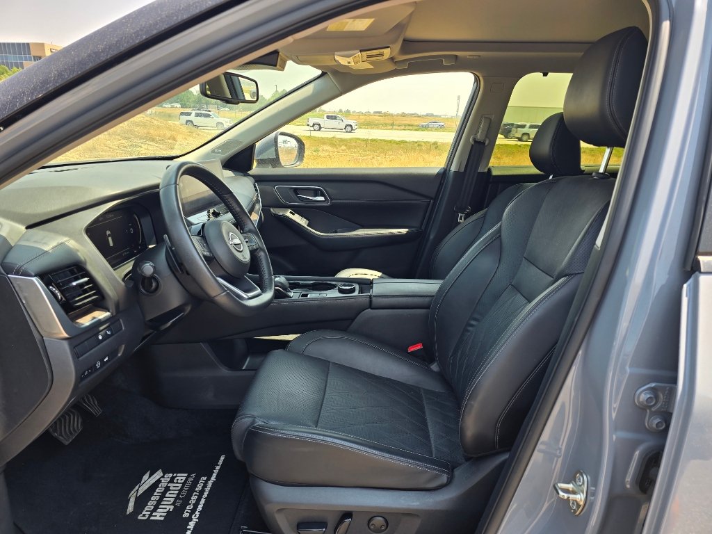 Used 2024 Nissan Rogue Platinum w/ Platinum Premium Package AWD/4WD image 11