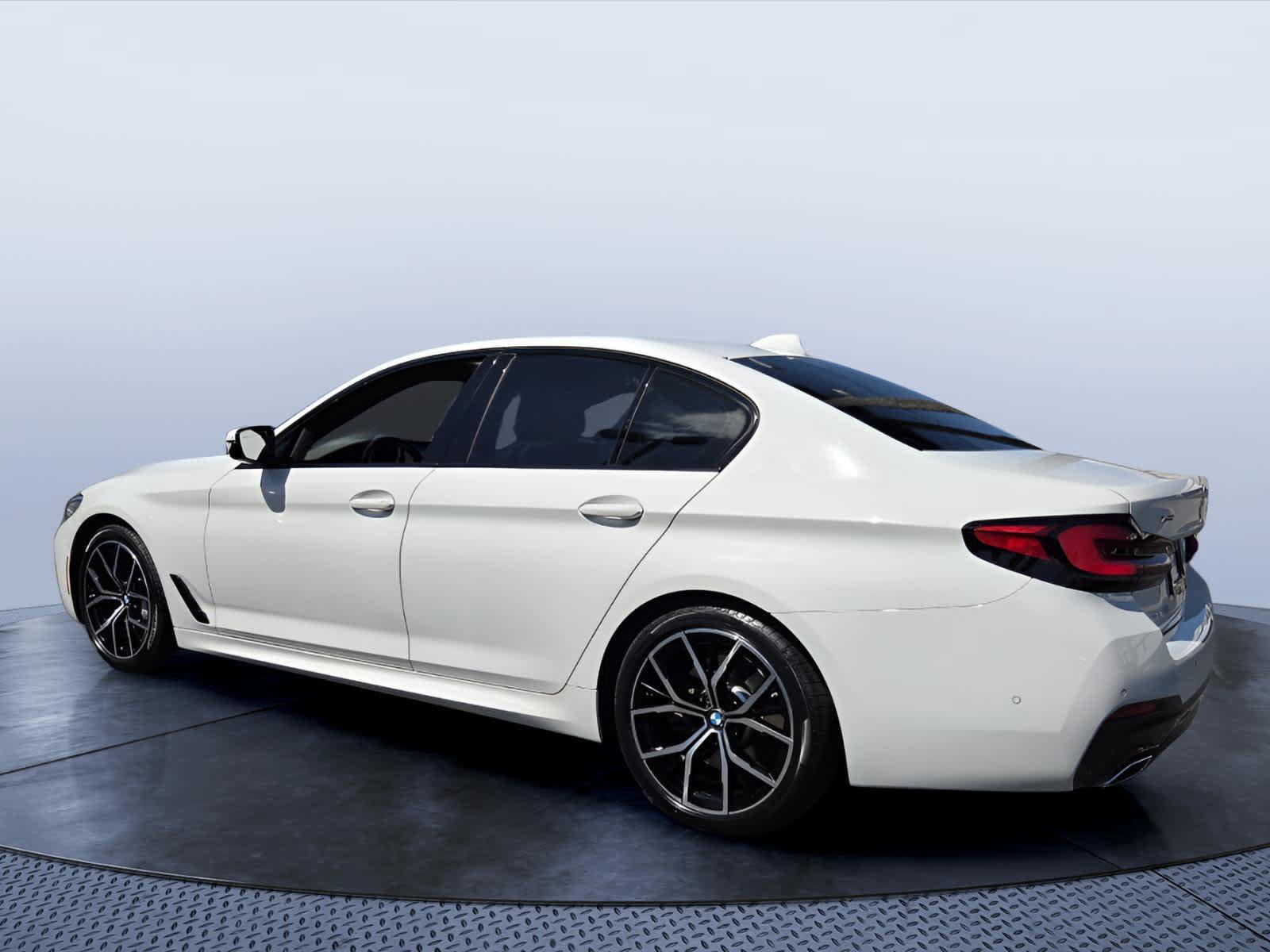 Used 2022 BMW 540i xDrive w/ Executive Package AWD/4WD image 4