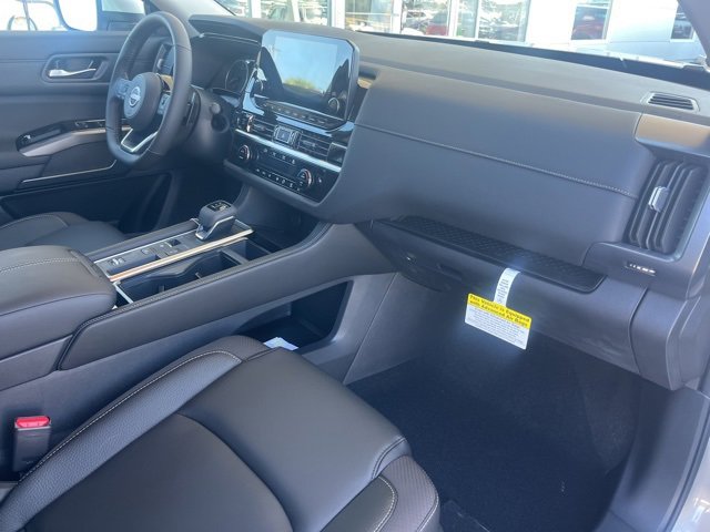 New 2025 Nissan Pathfinder SL image 22