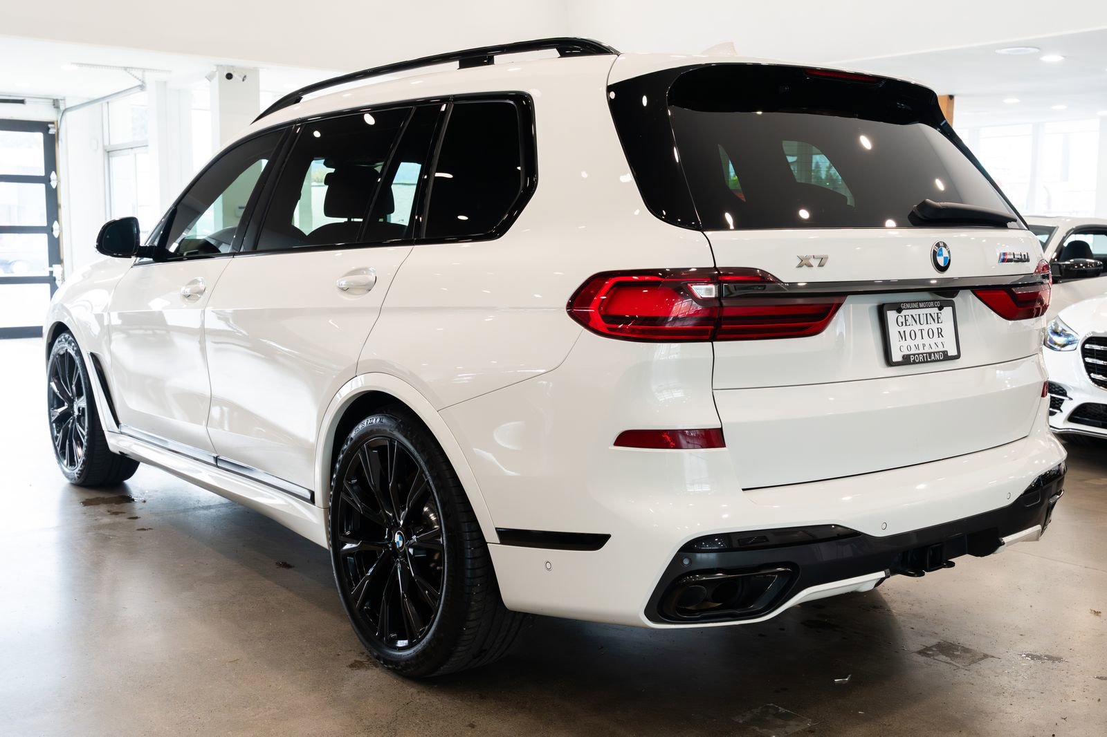 Used 2022 BMW X7 M50i image 6