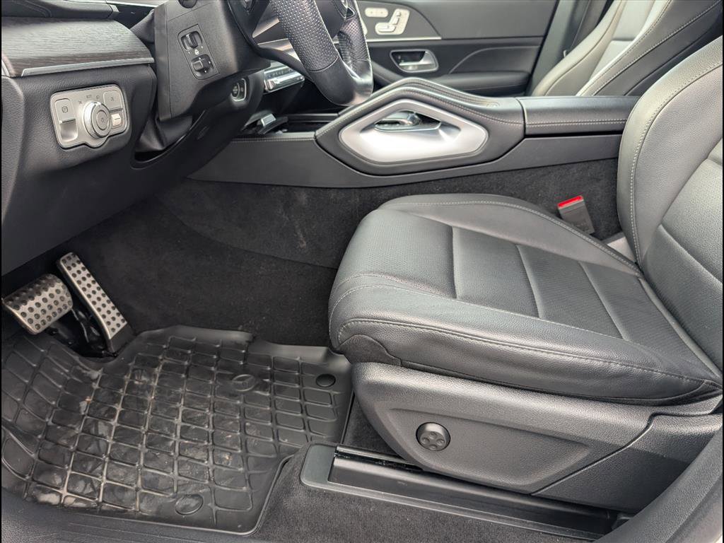 Used 2024 Mercedes-Benz GLS 450 4MATIC image 11