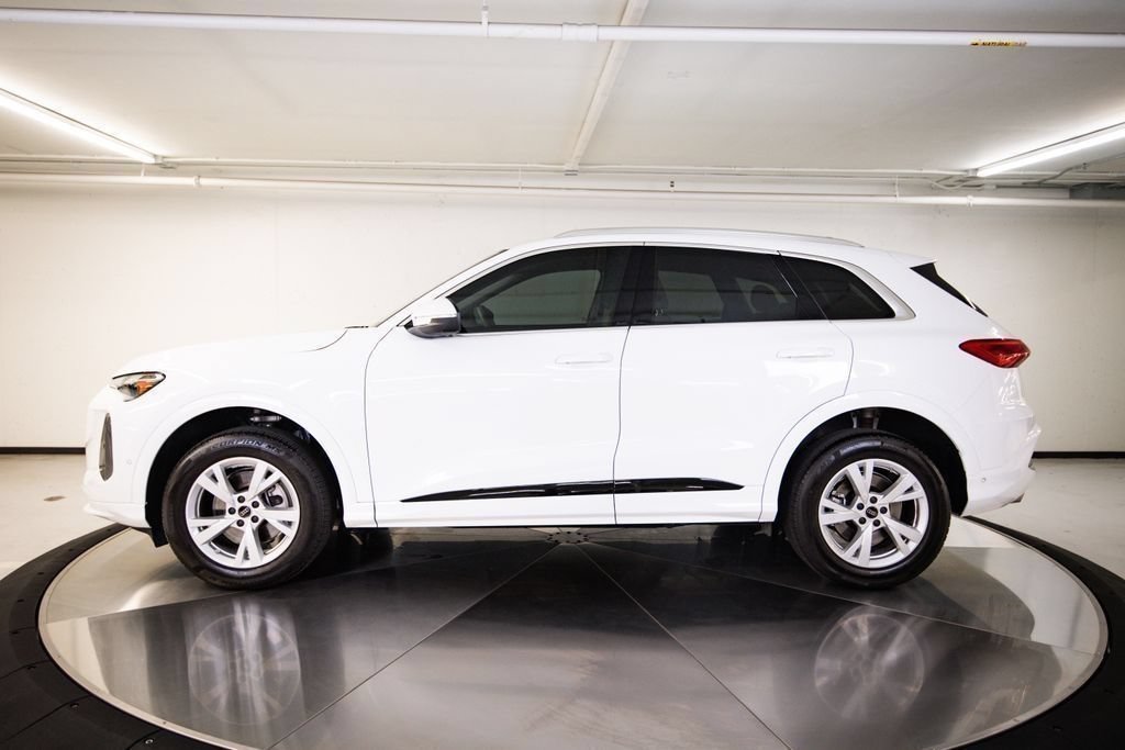 Used 2025 Audi Q5 Premium AWD/4WD image 2