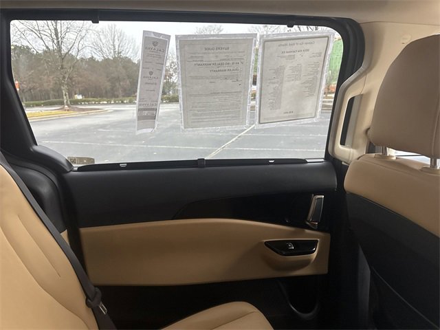 Certified 2024 Kia Carnival EX image 27