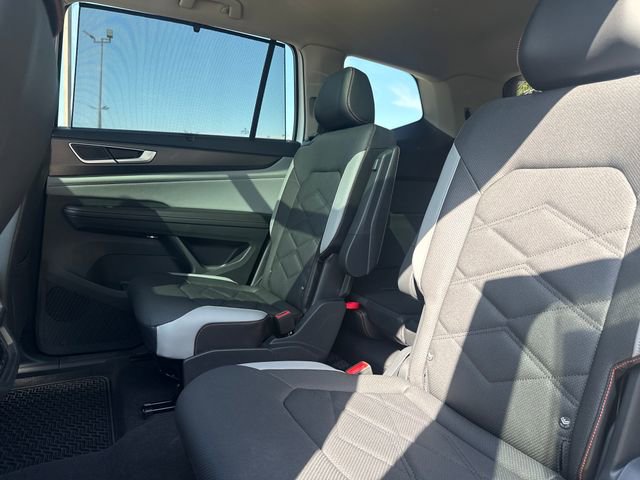 Used 2024 Volkswagen Atlas Peak Edition SEL image 21