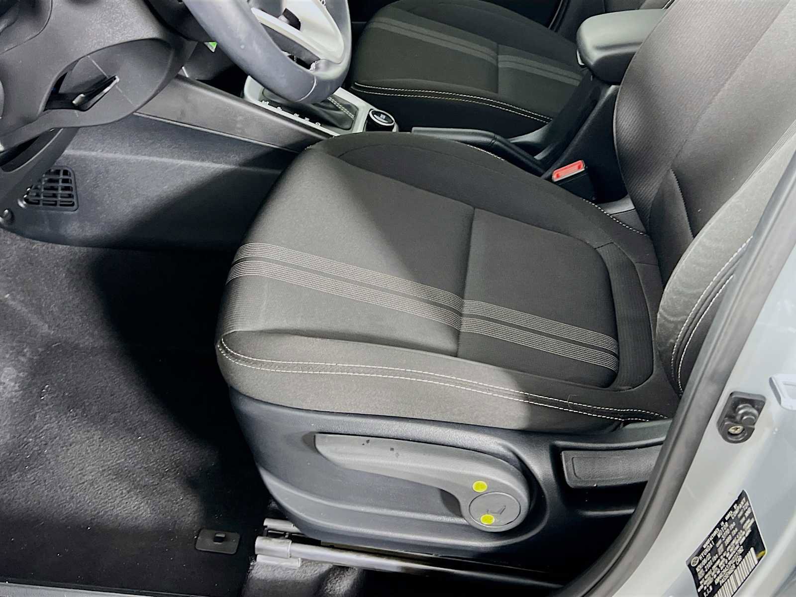 Certified 2023 Hyundai Venue SEL image 19