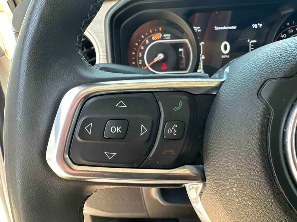 Used 2025 Jeep Wrangler Unlimited Sahara AWD/4WD image 19