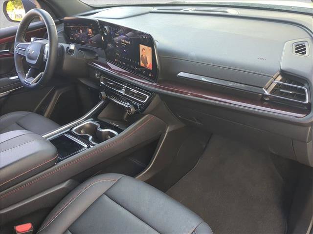 Used 2025 Chevrolet Traverse Z71 AWD/4WD image 23