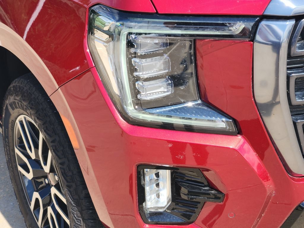 Used 2024 GMC Yukon AT4 w/ Technology Package AWD/4WD image 9