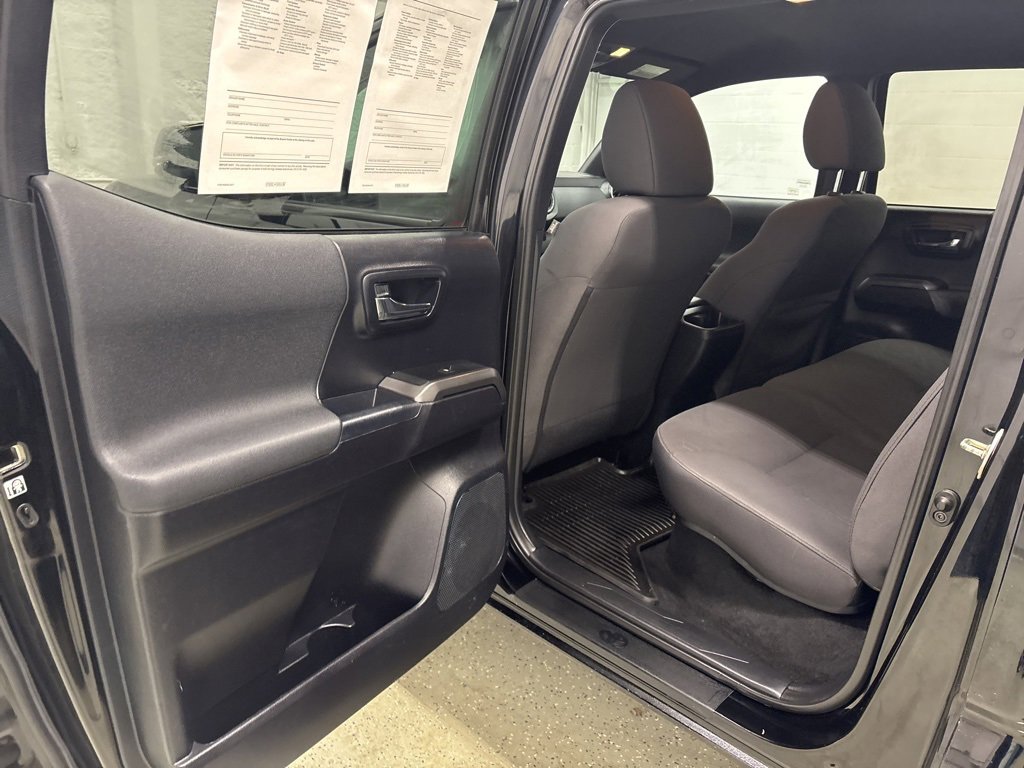 Used 2017 Toyota Tacoma TRD Sport w/ Tow Package image 27