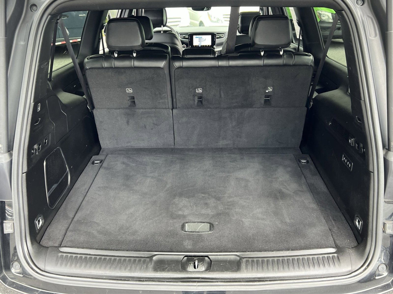 Used 2024 Jeep Wagoneer L Series II w/ Flexible Seating Group AWD/4WD image 25