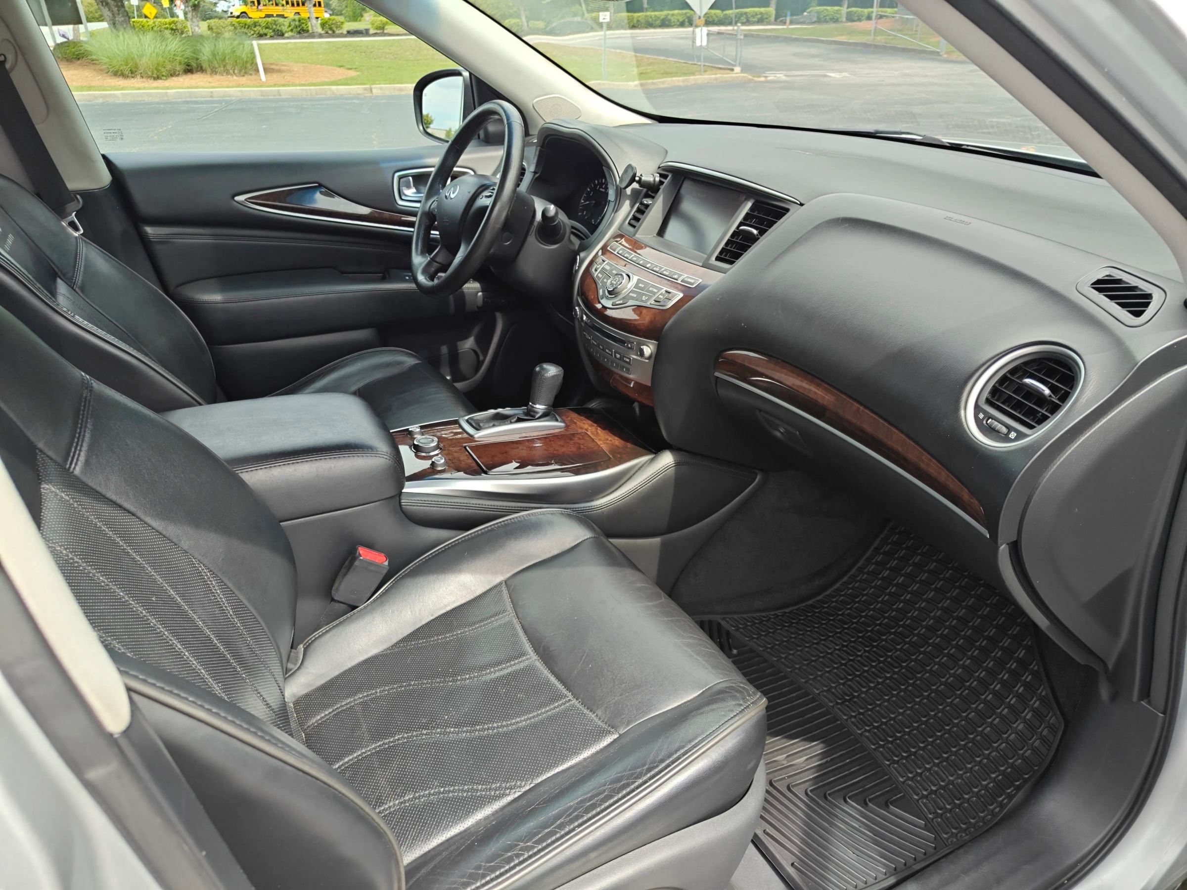 Used 2013 INFINITI JX35 AWD w/ Premium Pkg image 7