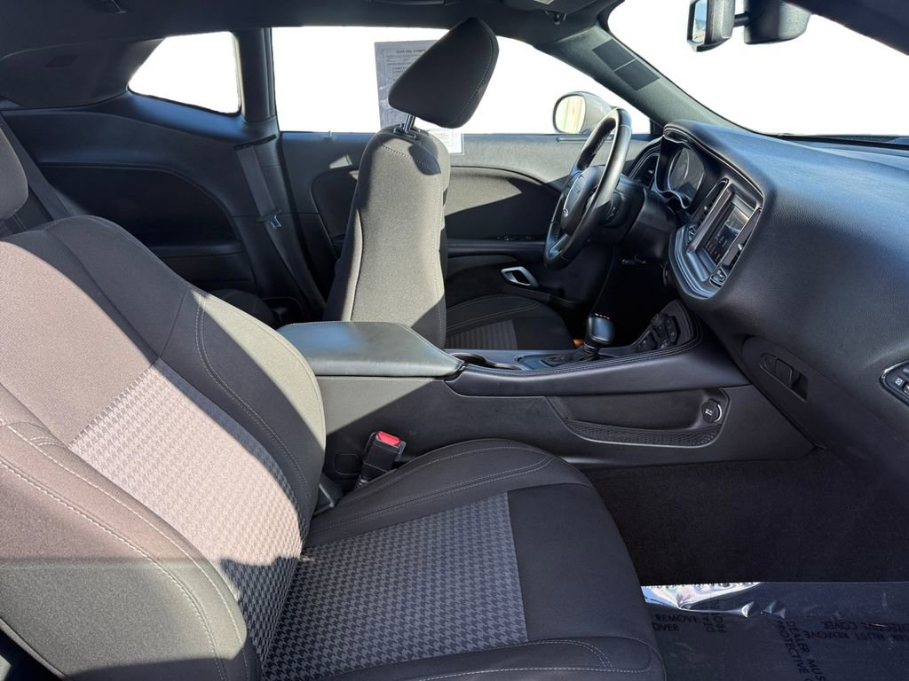 Used 2023 Dodge Challenger SXT image 17