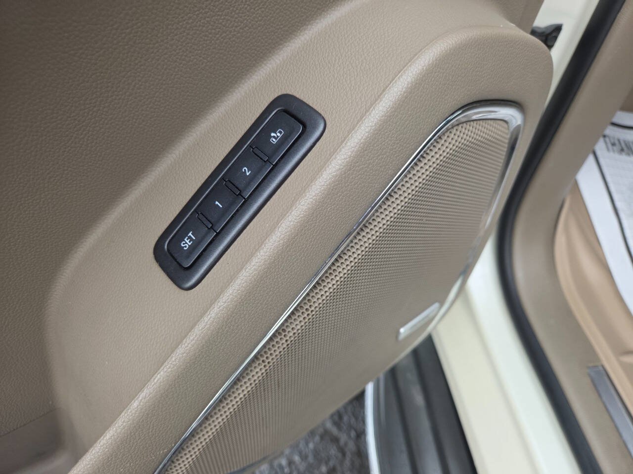 Used 2015 Chevrolet Tahoe LTZ AWD/4WD image 14