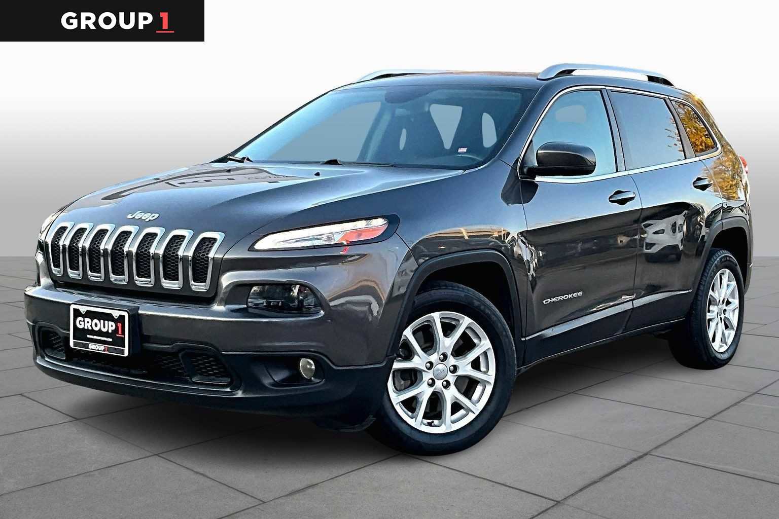 Used 2017 Jeep Cherokee Latitude w/ Safety/Convenience Group