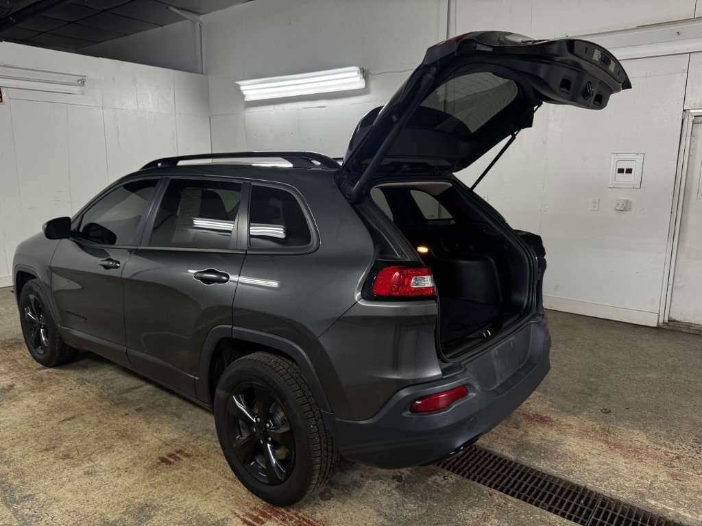 Used 2016 Jeep Cherokee Latitude w/ Comfort/Convenience Group image 67