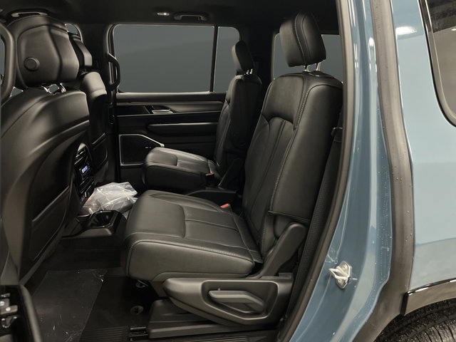 New 2026 Jeep Grand Wagoneer Limited AWD/4WD image 31