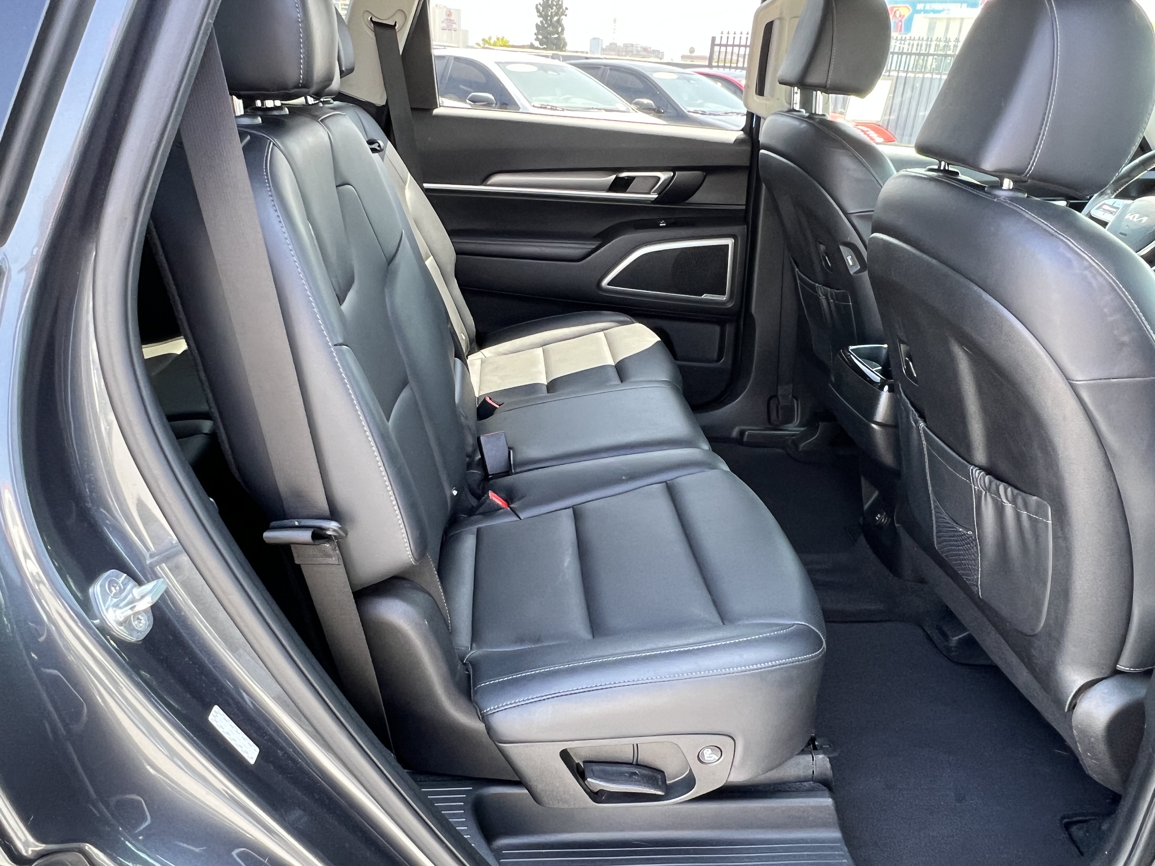 Certified 2022 Kia Telluride LX FWD image 19