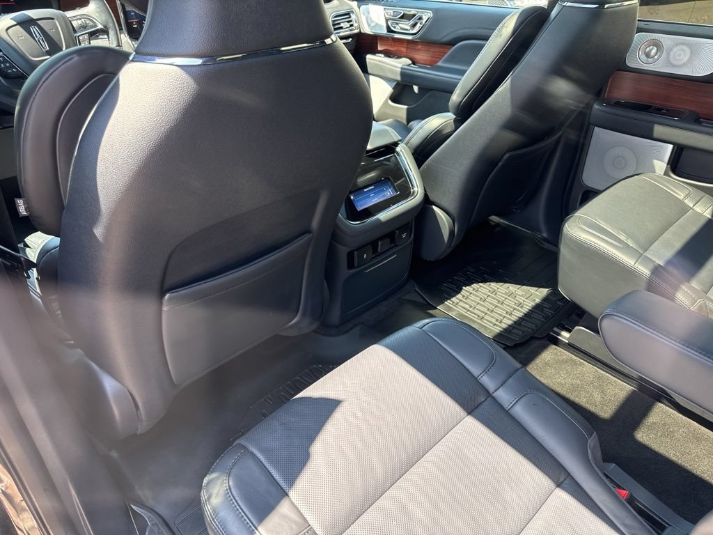 Used 2022 Lincoln Navigator Reserve AWD/4WD image 23