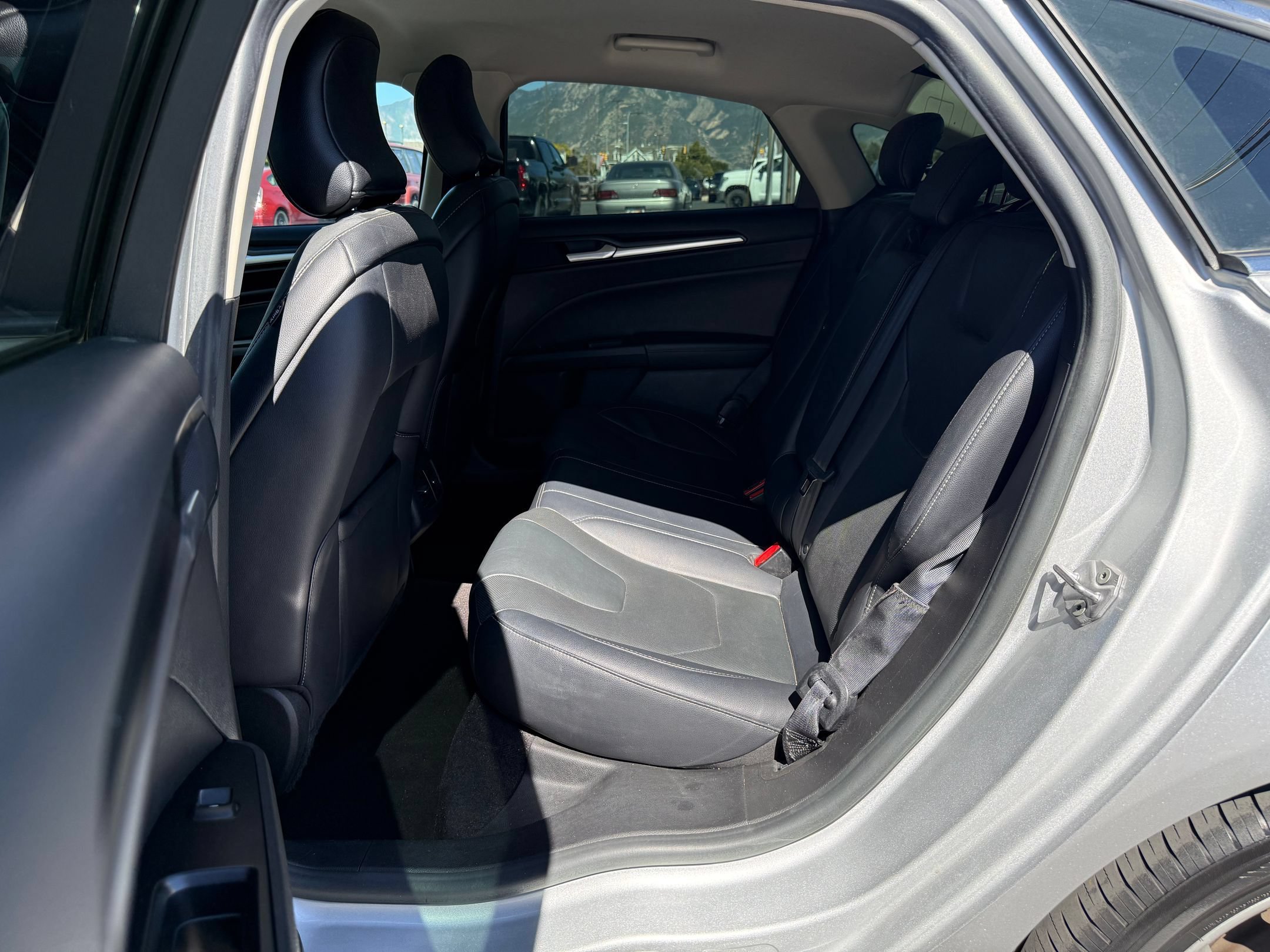 Used 2019 Ford Fusion Energi Titanium FWD image 25