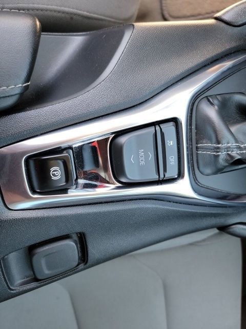Used 2020 Chevrolet Camaro LT RWD image 13