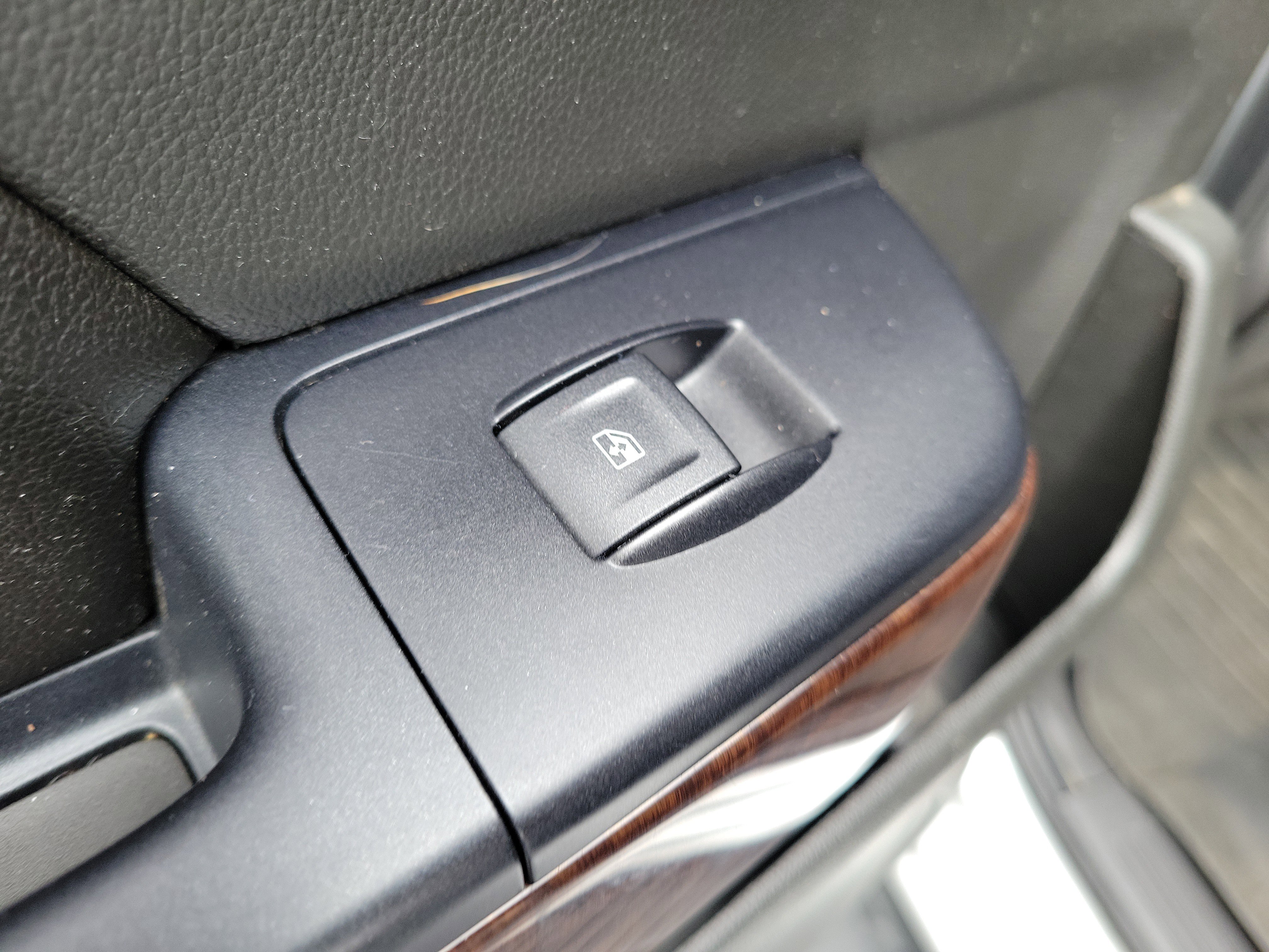 Used 2015 GMC Sierra 1500 SLT w/ SLT Crew Cab Value Package image 16