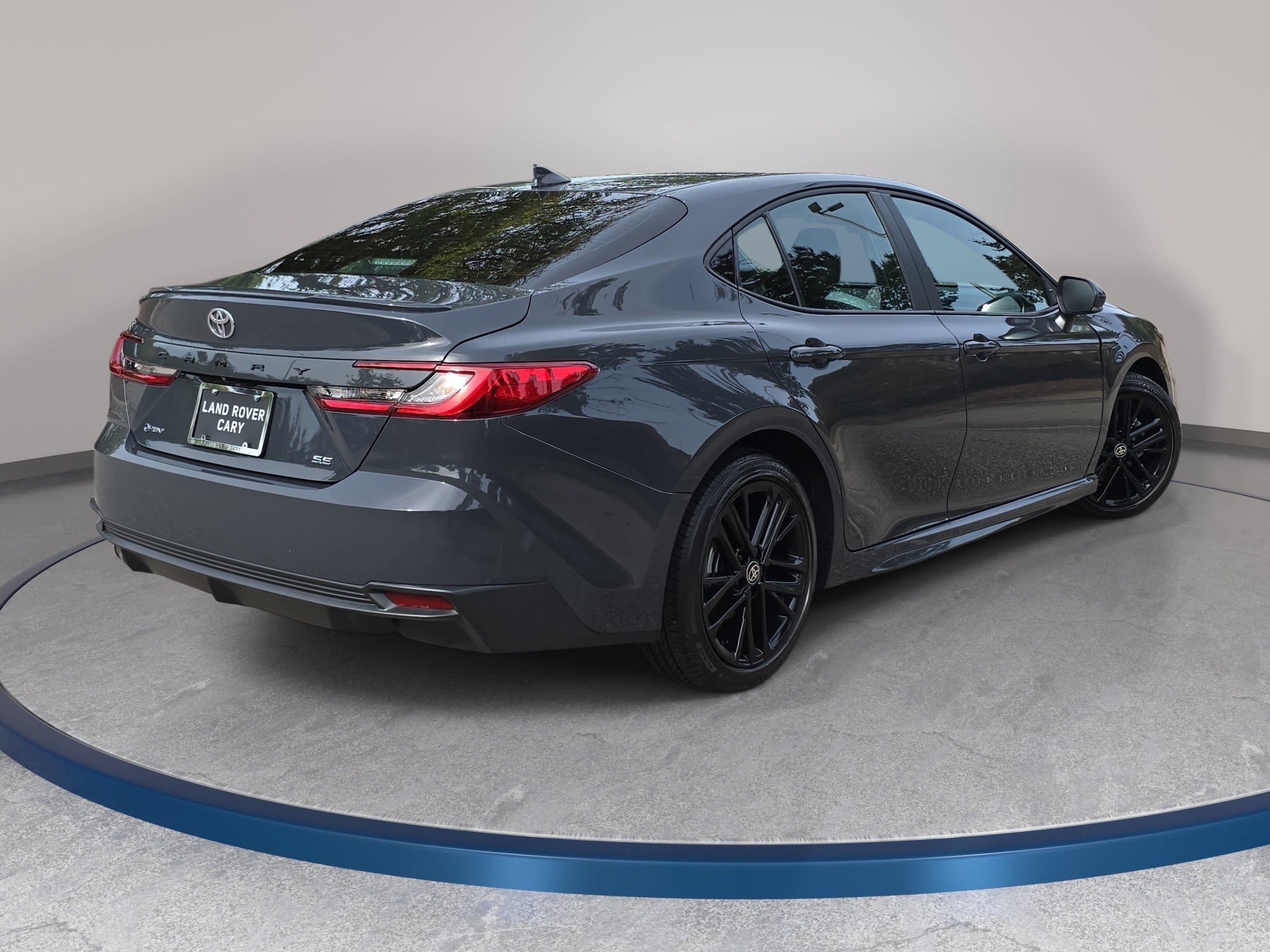 Used 2025 Toyota Camry SE w/ Multimedia Upgrade Package FWD image 5