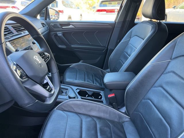 Used 2024 Volkswagen Tiguan SEL R-Line image 9