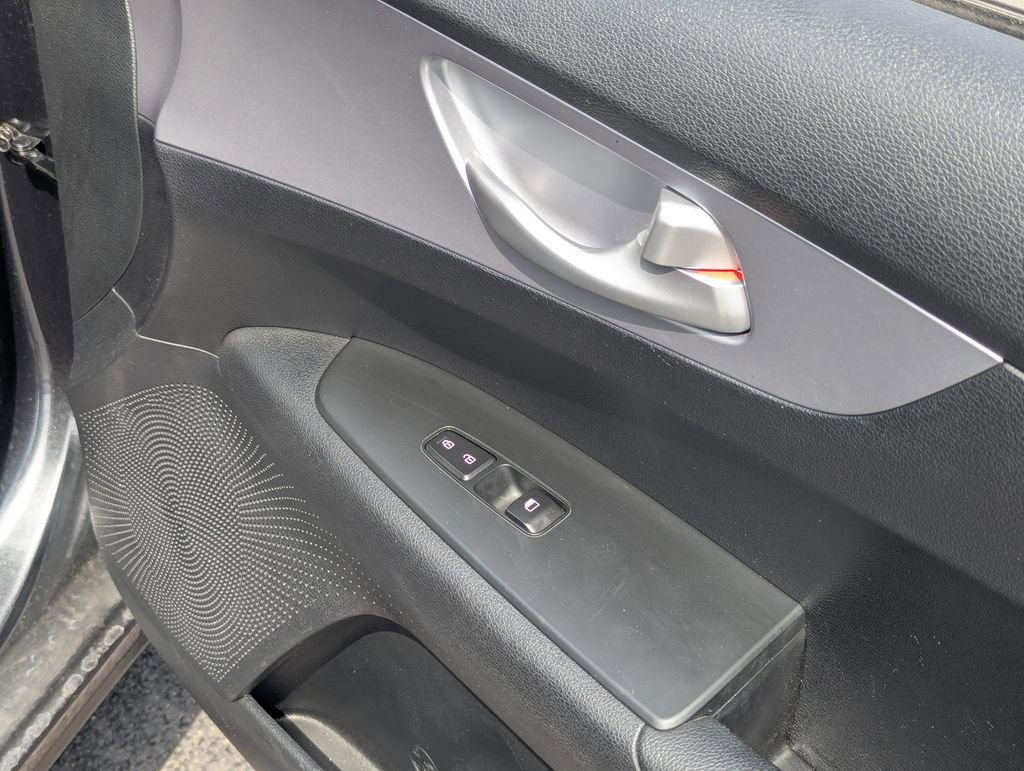 Used 2024 Kia Forte LXS image 33