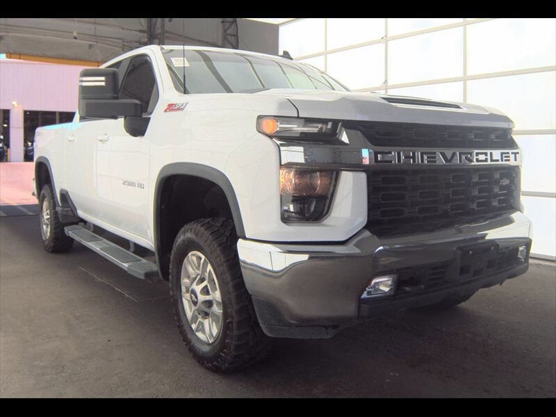Used 2022 Chevrolet Silverado 2500 LT w/ Convenience Package AWD/4WD image 2